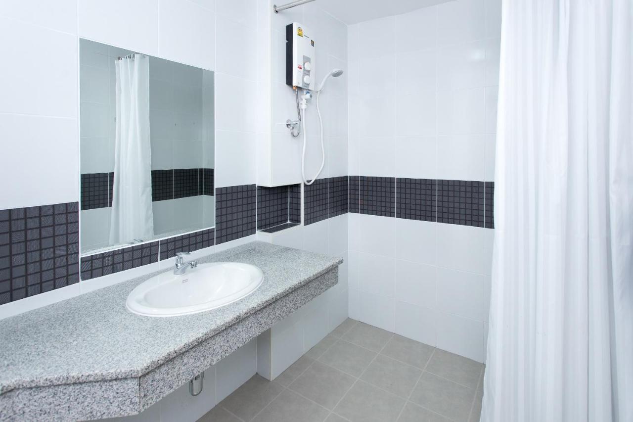 Apartment Baanrim Salaya *