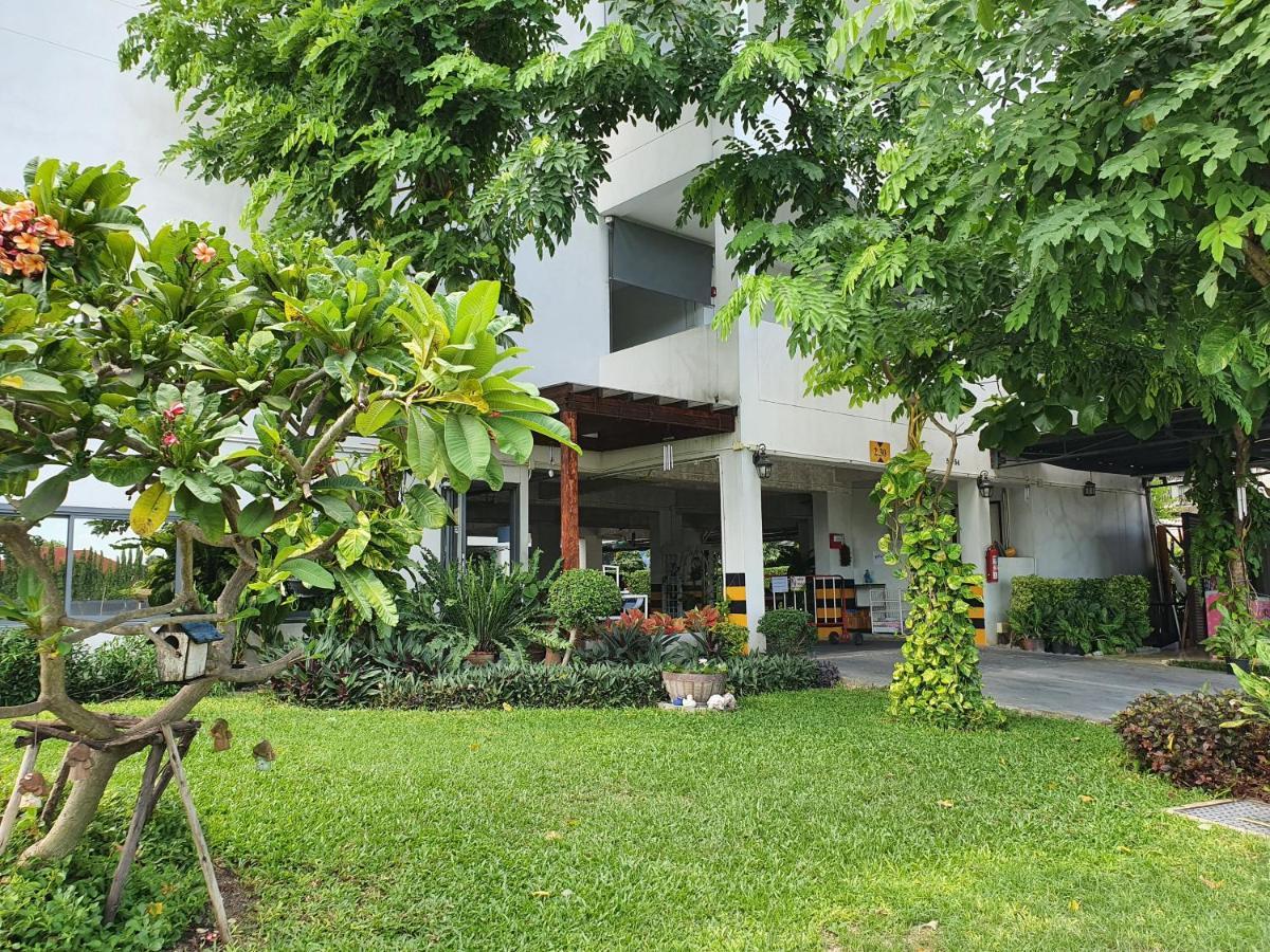 Baanrim Salaya Apartment *